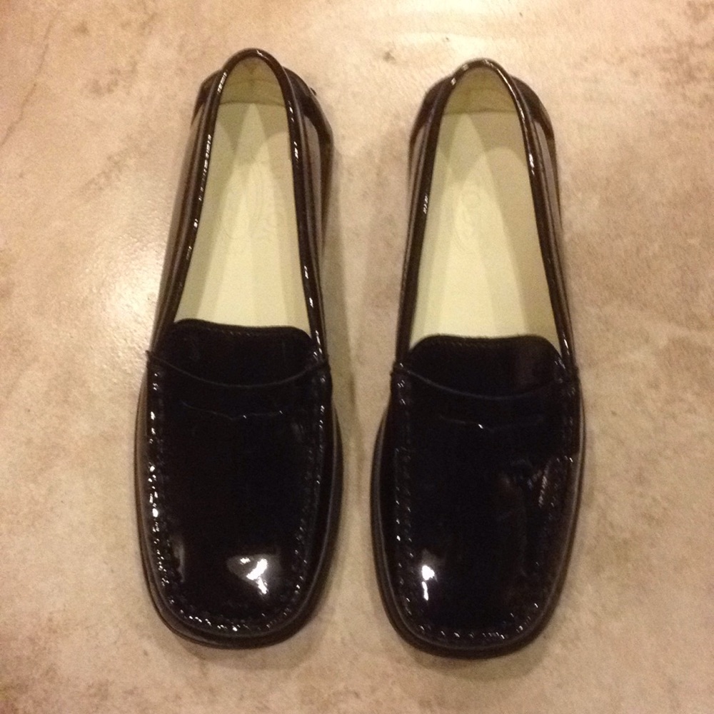 BRAND NEW! Kid's Black Unisex Junior Tod's Loafers - Picture 2 of 8